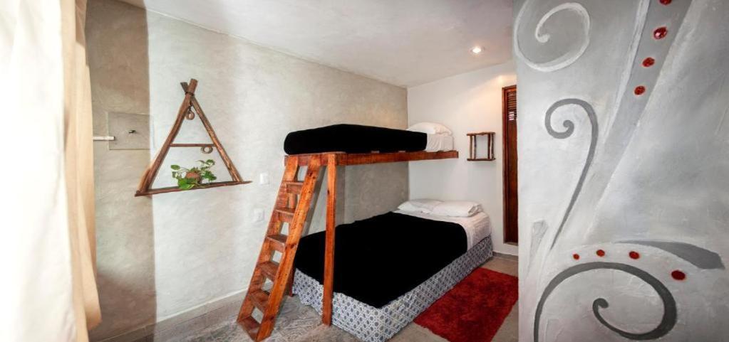 The All Inclusive Hostel - Food, Drinks And Transportation To The Beach And Cenotes Tulum Oda fotoğraf